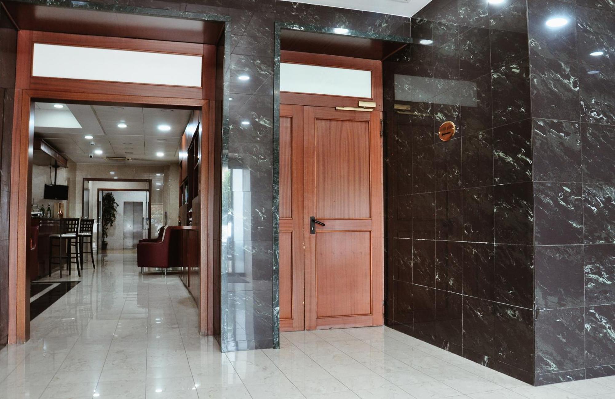 Millennium Gold Hotel Неаполь Экстерьер фото