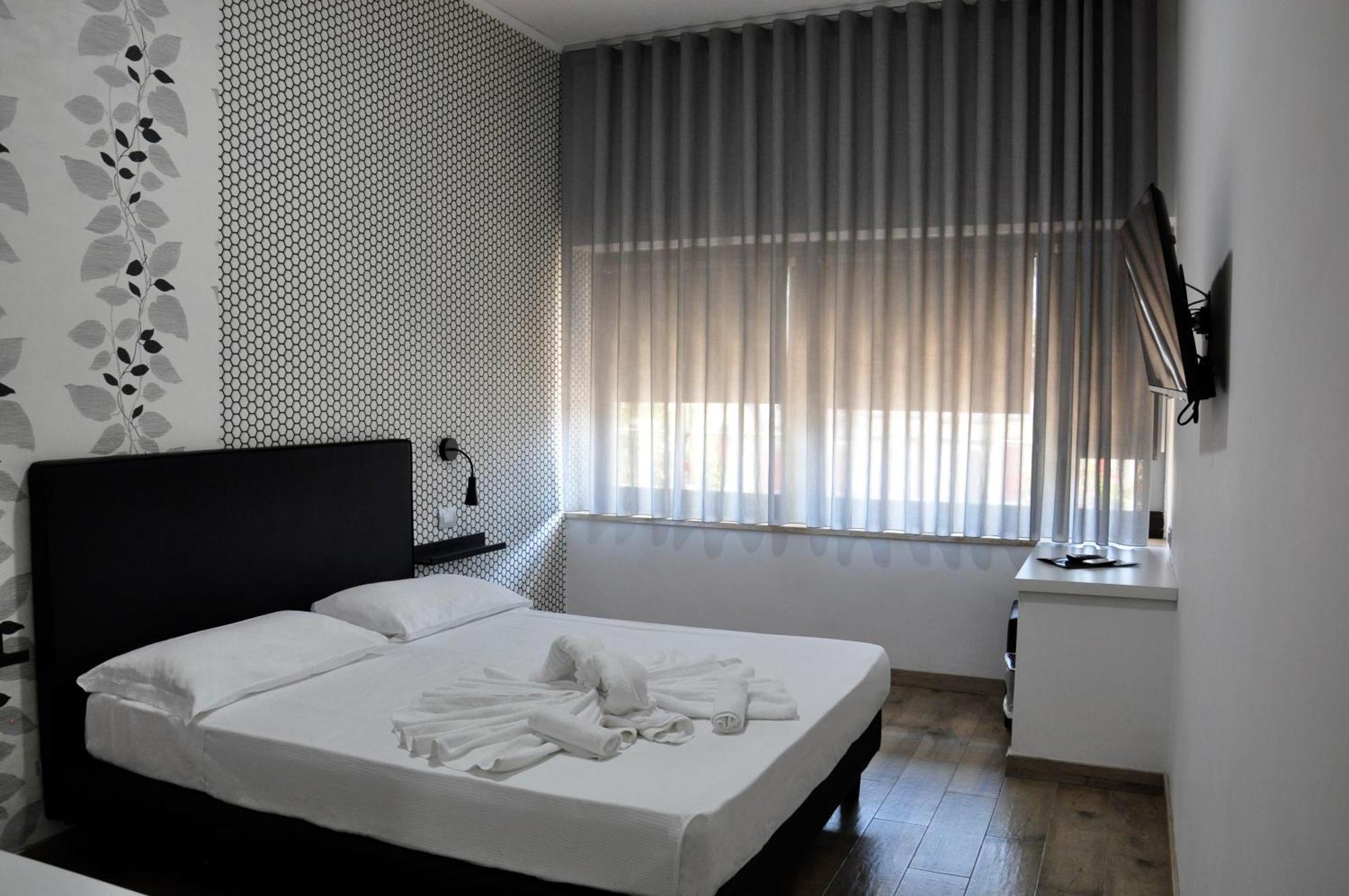 Millennium Gold Hotel Неаполь Экстерьер фото
