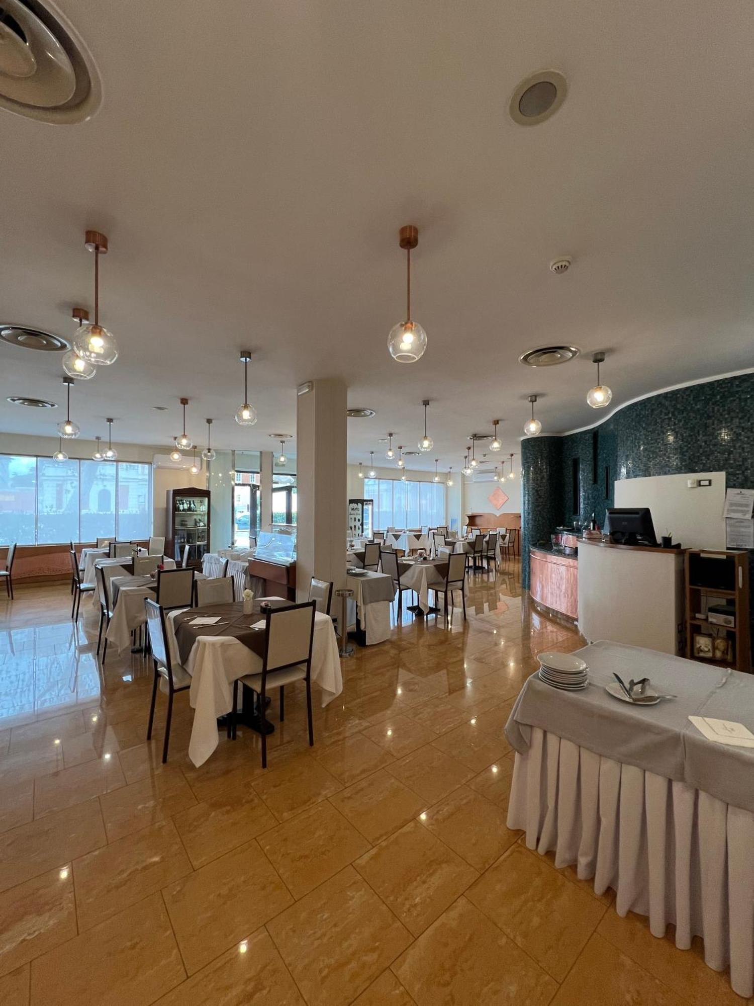 Millennium Gold Hotel Неаполь Экстерьер фото