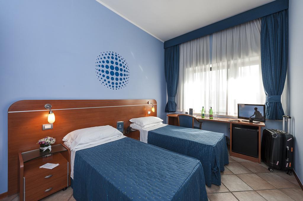 Millennium Gold Hotel Неаполь Экстерьер фото