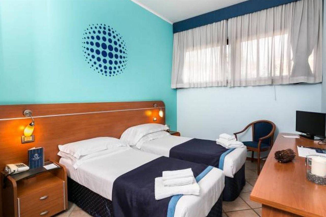 Millennium Gold Hotel Неаполь Экстерьер фото